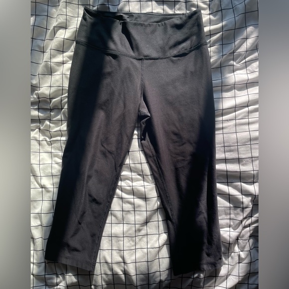 Small Black Cropped Nike Leggings (only worn a couple times) - Picture 3 of 7